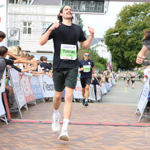 31.08.2025 - 21. Blankeneser Heldenlauf Strokosch-Dieckow http://msf.ph/oto/8655592 31.08.2025 10:59:57 Ziel 3624, 3262, 3438 meine-sportfotos.de