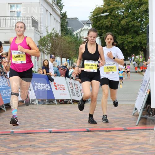 31.08.2025 - 21. Blankeneser Heldenlauf Strokosch-Dieckow http://msf.ph/oto/8655595 31.08.2025 10:33:14 Ziel 2304, 2433, 2388, 2430 meine-sportfotos.de