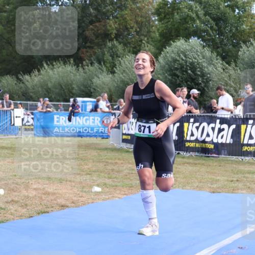 31.08.2025 - Elbe Triathlon Hamburg Strokosch-Dieckow http://msf.ph/oto/8655607 31.08.2025 11:52:19 Ziel 871, 892, 1294 meine-sportfotos.de