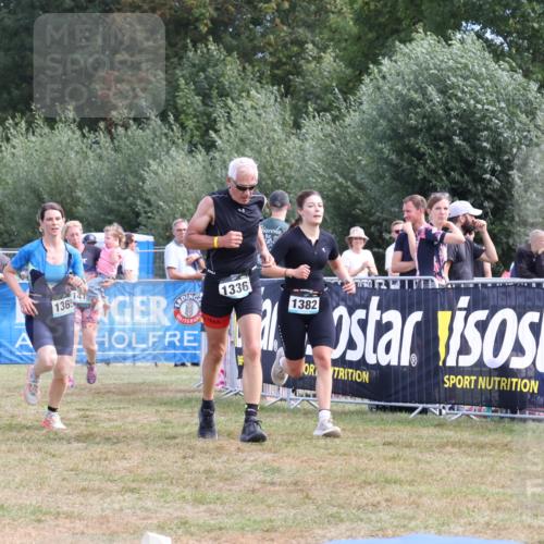 31.08.2025 - Elbe Triathlon Hamburg Strokosch-Dieckow http://msf.ph/oto/8655640 31.08.2025 11:52:47 Ziel 1336, 1365, 1382 meine-sportfotos.de