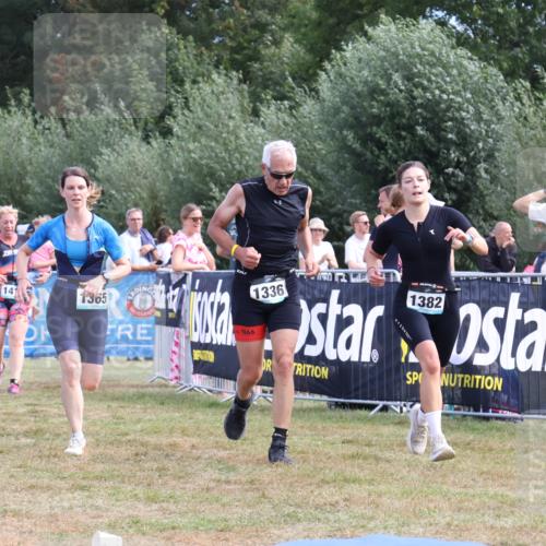 31.08.2025 - Elbe Triathlon Hamburg Strokosch-Dieckow http://msf.ph/oto/8655642 31.08.2025 11:52:48 Ziel 1336, 1365, 1382 meine-sportfotos.de