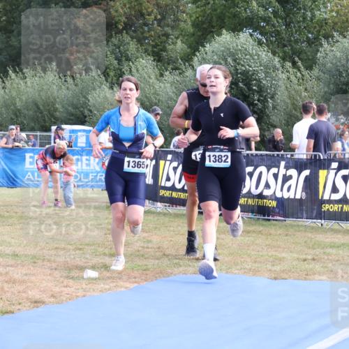 31.08.2025 - Elbe Triathlon Hamburg Strokosch-Dieckow http://msf.ph/oto/8655644 31.08.2025 11:52:49 Ziel 1336, 1365, 1382 meine-sportfotos.de