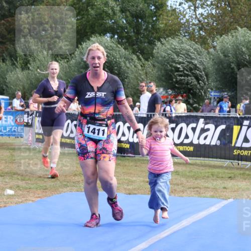 31.08.2025 - Elbe Triathlon Hamburg Strokosch-Dieckow http://msf.ph/oto/8655666 31.08.2025 11:52:58 Ziel 824, 1406, 1411 meine-sportfotos.de