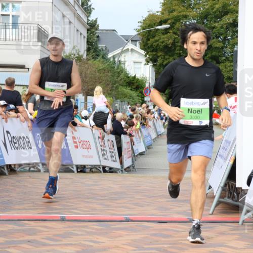 31.08.2025 - 21. Blankeneser Heldenlauf Strokosch-Dieckow http://msf.ph/oto/8655674 31.08.2025 10:59:47 Ziel 3551, 3330, 3364, 3467 meine-sportfotos.de