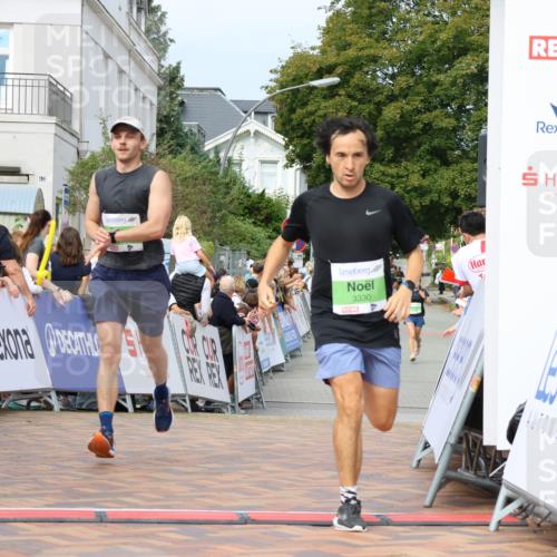 31.08.2025 - 21. Blankeneser Heldenlauf Strokosch-Dieckow http://msf.ph/oto/8655693 31.08.2025 10:59:46 Ziel 3551, 3330, 3364, 3467 meine-sportfotos.de
