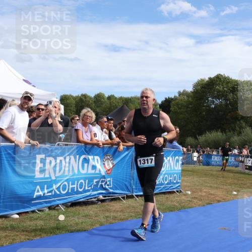 31.08.2025 - Elbe Triathlon Hamburg Strokosch-Dieckow http://msf.ph/oto/8655747 31.08.2025 11:53:50 Ziel 588, 1317, 1431, 1575 meine-sportfotos.de