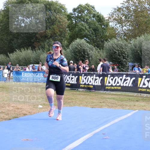 31.08.2025 - Elbe Triathlon Hamburg Strokosch-Dieckow http://msf.ph/oto/8655793 31.08.2025 11:54:39 Ziel 800 meine-sportfotos.de