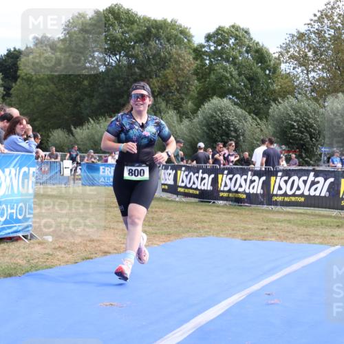 31.08.2025 - Elbe Triathlon Hamburg Strokosch-Dieckow http://msf.ph/oto/8655796 31.08.2025 11:54:39 Ziel 800 meine-sportfotos.de