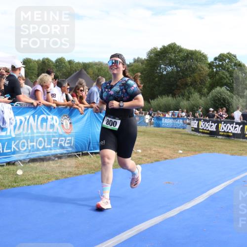 31.08.2025 - Elbe Triathlon Hamburg Strokosch-Dieckow http://msf.ph/oto/8655800 31.08.2025 11:54:40 Ziel 800 meine-sportfotos.de