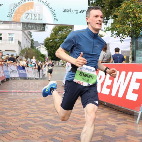 31.08.2025 - 21. Blankeneser Heldenlauf Strokosch-Dieckow http://msf.ph/oto/8655871 31.08.2025 10:59:03 Ziel 3295, 3426, 3022 meine-sportfotos.de