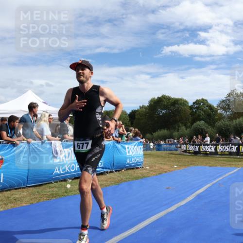 31.08.2025 - Elbe Triathlon Hamburg Strokosch-Dieckow http://msf.ph/oto/8655874 31.08.2025 11:55:20 Ziel 677, 808, 1492 meine-sportfotos.de