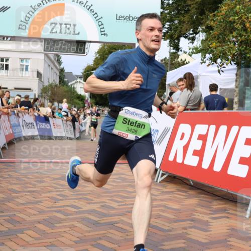 31.08.2025 - 21. Blankeneser Heldenlauf Strokosch-Dieckow http://msf.ph/oto/8655875 31.08.2025 10:59:03 Ziel 3295, 3426, 3022 meine-sportfotos.de