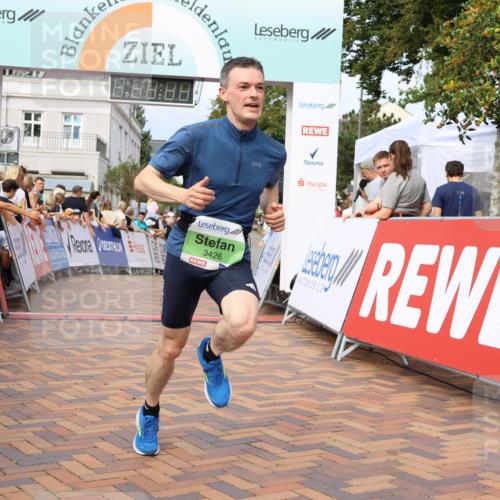 31.08.2025 - 21. Blankeneser Heldenlauf Strokosch-Dieckow http://msf.ph/oto/8655884 31.08.2025 10:59:03 Ziel 3295, 3426, 3022 meine-sportfotos.de