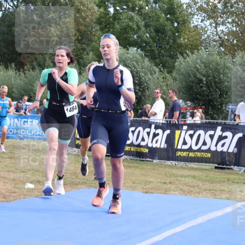 31.08.2025 - Elbe Triathlon Hamburg Strokosch-Dieckow http://msf.ph/oto/8655917 31.08.2025 11:56:07 Ziel 930, 931, 988, 1484 meine-sportfotos.de