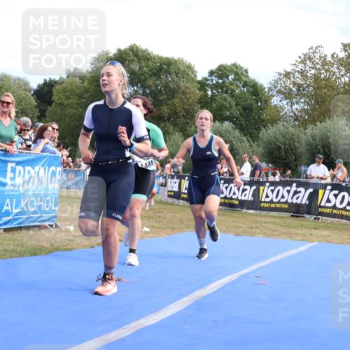31.08.2025 - Elbe Triathlon Hamburg Strokosch-Dieckow http://msf.ph/oto/8655921 31.08.2025 11:56:09 Ziel 930, 931, 988, 1484 meine-sportfotos.de
