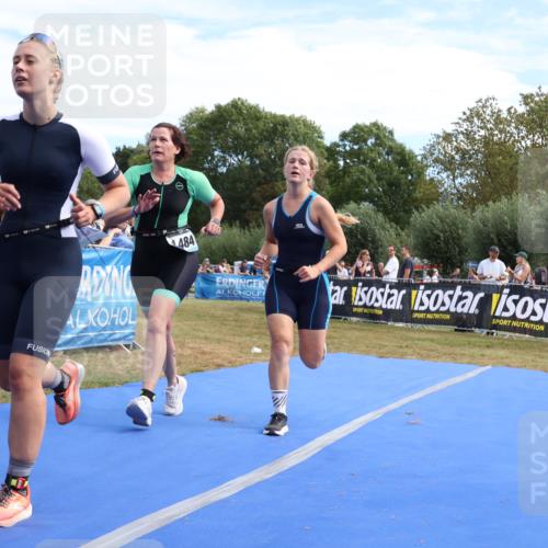 31.08.2025 - Elbe Triathlon Hamburg Strokosch-Dieckow http://msf.ph/oto/8655922 31.08.2025 11:56:09 Ziel 930, 931, 988, 1484 meine-sportfotos.de