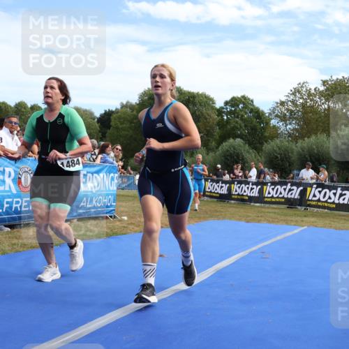 31.08.2025 - Elbe Triathlon Hamburg Strokosch-Dieckow http://msf.ph/oto/8655923 31.08.2025 11:56:10 Ziel 930, 931, 988, 1484 meine-sportfotos.de