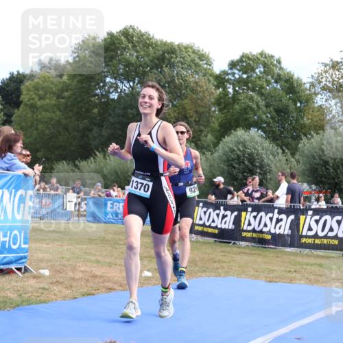 31.08.2025 - Elbe Triathlon Hamburg Strokosch-Dieckow http://msf.ph/oto/8655931 31.08.2025 11:56:21 Ziel 920, 1370 meine-sportfotos.de