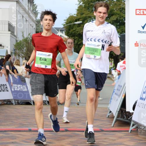 31.08.2025 - 21. Blankeneser Heldenlauf Strokosch-Dieckow http://msf.ph/oto/8656041 31.08.2025 10:58:36 Ziel 3064, 3651, 3705, 3457 meine-sportfotos.de