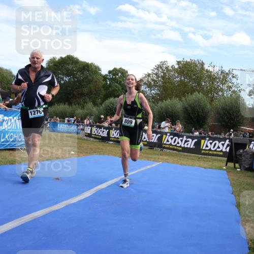 31.08.2025 - Elbe Triathlon Hamburg Strokosch-Dieckow http://msf.ph/oto/8656063 31.08.2025 11:58:06 Ziel 809, 1276, 1393, 1476 meine-sportfotos.de