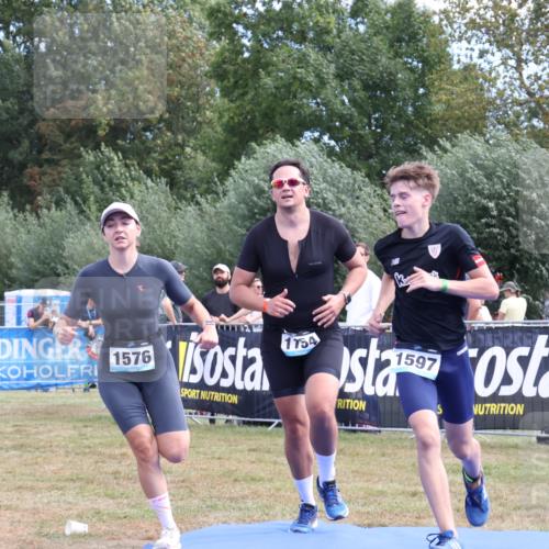 31.08.2025 - Elbe Triathlon Hamburg Strokosch-Dieckow http://msf.ph/oto/8656078 31.08.2025 11:58:29 Ziel 1154, 1404, 1576, 1597 meine-sportfotos.de