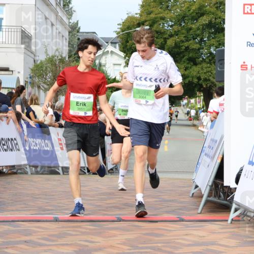 31.08.2025 - 21. Blankeneser Heldenlauf Strokosch-Dieckow http://msf.ph/oto/8656102 31.08.2025 10:58:35 Ziel 3064, 3651, 3457 meine-sportfotos.de
