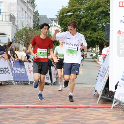 31.08.2025 - 21. Blankeneser Heldenlauf Strokosch-Dieckow http://msf.ph/oto/8656124 31.08.2025 10:58:35 Ziel 3064, 3651, 3457 meine-sportfotos.de