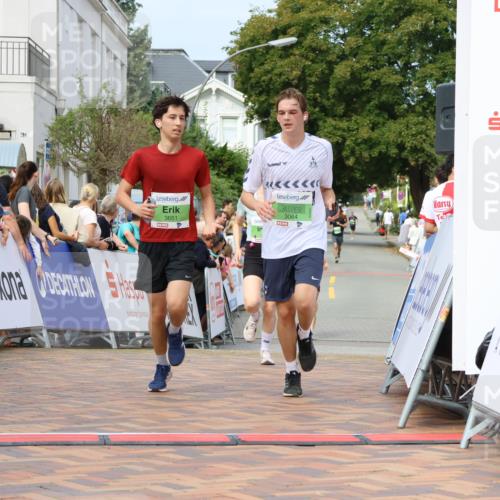 31.08.2025 - 21. Blankeneser Heldenlauf Strokosch-Dieckow http://msf.ph/oto/8656154 31.08.2025 10:58:34 Ziel 3064, 3651, 3457 meine-sportfotos.de