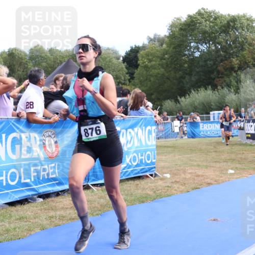 31.08.2025 - Elbe Triathlon Hamburg Strokosch-Dieckow http://msf.ph/oto/8656157 31.08.2025 11:59:34 Ziel 876, 1502, 1588 meine-sportfotos.de