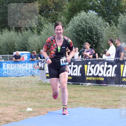 31.08.2025 - Elbe Triathlon Hamburg Strokosch-Dieckow http://msf.ph/oto/8656236 31.08.2025 12:00:17 Ziel 1353, 1463 meine-sportfotos.de