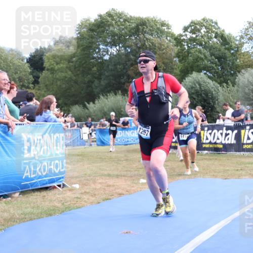 31.08.2025 - Elbe Triathlon Hamburg Strokosch-Dieckow http://msf.ph/oto/8656243 31.08.2025 12:00:37 Ziel 901, 1257, 1386, 1416, 1537 meine-sportfotos.de
