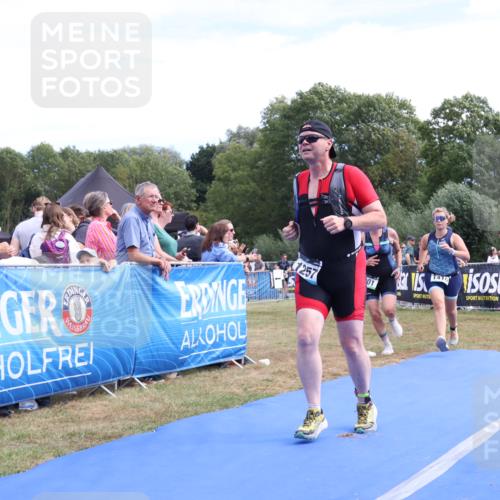 31.08.2025 - Elbe Triathlon Hamburg Strokosch-Dieckow http://msf.ph/oto/8656244 31.08.2025 12:00:37 Ziel 901, 1257, 1386, 1416, 1537 meine-sportfotos.de
