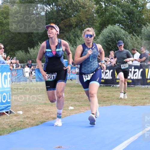 31.08.2025 - Elbe Triathlon Hamburg Strokosch-Dieckow http://msf.ph/oto/8656248 31.08.2025 12:00:38 Ziel 901, 1257, 1386, 1416, 1537 meine-sportfotos.de