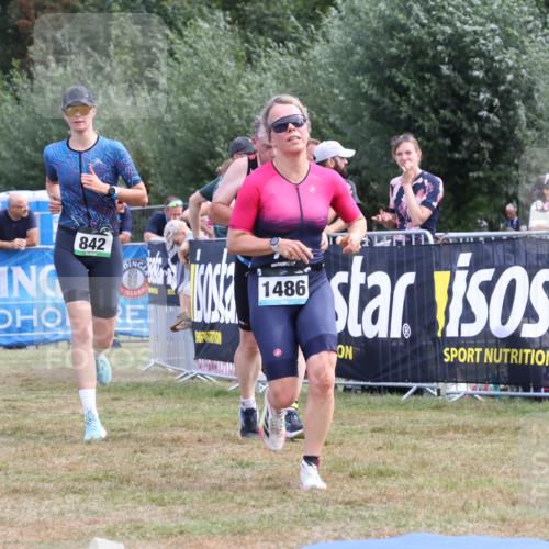 31.08.2025 - Elbe Triathlon Hamburg Strokosch-Dieckow http://msf.ph/oto/8656272 31.08.2025 12:00:47 Ziel 842, 1324, 1386, 1486 meine-sportfotos.de