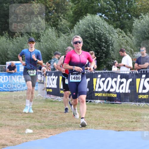 31.08.2025 - Elbe Triathlon Hamburg Strokosch-Dieckow http://msf.ph/oto/8656274 31.08.2025 12:00:48 Ziel 842, 1324, 1386, 1486 meine-sportfotos.de