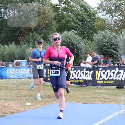 31.08.2025 - Elbe Triathlon Hamburg Strokosch-Dieckow http://msf.ph/oto/8656281 31.08.2025 12:00:49 Ziel 842, 1324, 1386, 1486, 1612 meine-sportfotos.de