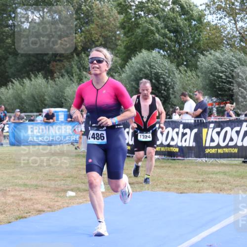 31.08.2025 - Elbe Triathlon Hamburg Strokosch-Dieckow http://msf.ph/oto/8656282 31.08.2025 12:00:50 Ziel 842, 1324, 1486, 1612 meine-sportfotos.de