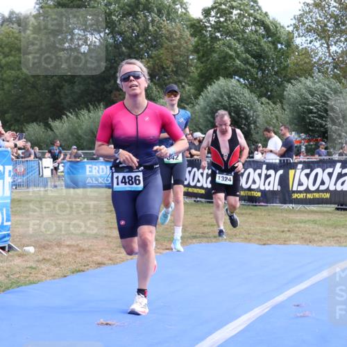 31.08.2025 - Elbe Triathlon Hamburg Strokosch-Dieckow http://msf.ph/oto/8656284 31.08.2025 12:00:50 Ziel 842, 1324, 1486, 1612 meine-sportfotos.de