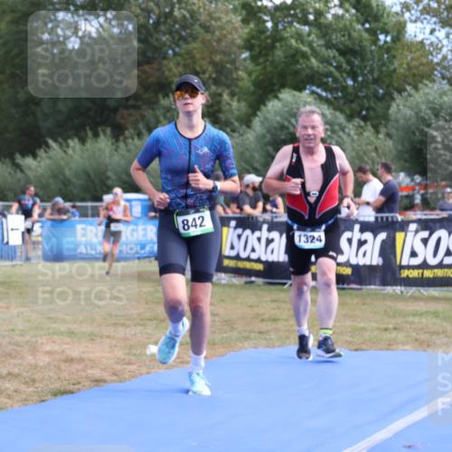 31.08.2025 - Elbe Triathlon Hamburg Strokosch-Dieckow http://msf.ph/oto/8656288 31.08.2025 12:00:51 Ziel 842, 1324, 1486, 1612 meine-sportfotos.de
