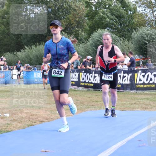 31.08.2025 - Elbe Triathlon Hamburg Strokosch-Dieckow http://msf.ph/oto/8656289 31.08.2025 12:00:51 Ziel 842, 1324, 1486, 1612 meine-sportfotos.de