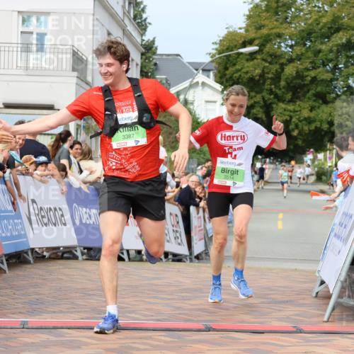 31.08.2025 - 21. Blankeneser Heldenlauf Strokosch-Dieckow http://msf.ph/oto/8656292 31.08.2025 10:58:08 Ziel 3389, 3514, 3425, 3387 meine-sportfotos.de