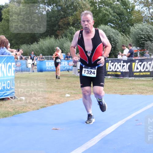 31.08.2025 - Elbe Triathlon Hamburg Strokosch-Dieckow http://msf.ph/oto/8656293 31.08.2025 12:00:53 Ziel 842, 905, 1324, 1486, 1612 meine-sportfotos.de