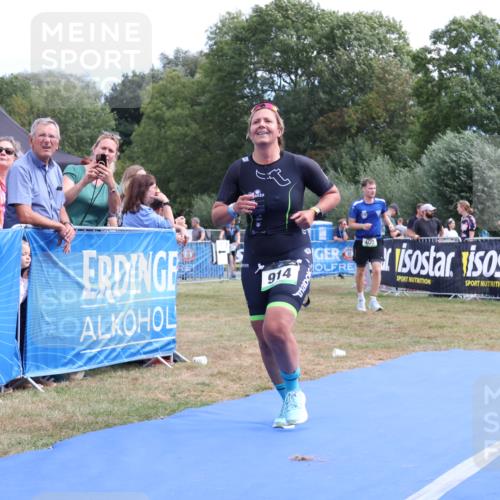 31.08.2025 - Elbe Triathlon Hamburg Strokosch-Dieckow http://msf.ph/oto/8656351 31.08.2025 12:01:40 Ziel 400, 914 meine-sportfotos.de