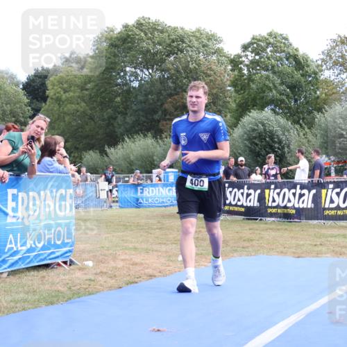 31.08.2025 - Elbe Triathlon Hamburg Strokosch-Dieckow http://msf.ph/oto/8656363 31.08.2025 12:01:45 Ziel 400, 914 meine-sportfotos.de