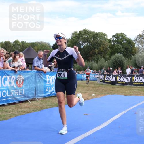 31.08.2025 - Elbe Triathlon Hamburg Strokosch-Dieckow http://msf.ph/oto/8656373 31.08.2025 12:02:03 Ziel 801 meine-sportfotos.de
