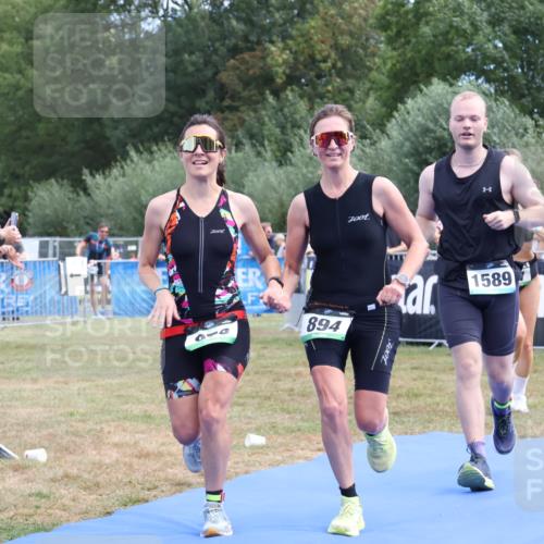 31.08.2025 - Elbe Triathlon Hamburg Strokosch-Dieckow http://msf.ph/oto/8656395 31.08.2025 12:03:00 Ziel 870, 877, 894, 1510, 1589 meine-sportfotos.de