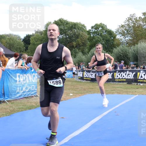 31.08.2025 - Elbe Triathlon Hamburg Strokosch-Dieckow http://msf.ph/oto/8656403 31.08.2025 12:03:02 Ziel 870, 877, 894, 1510, 1589 meine-sportfotos.de