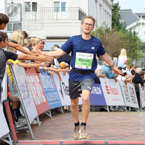 31.08.2025 - 21. Blankeneser Heldenlauf Strokosch-Dieckow http://msf.ph/oto/8656457 31.08.2025 10:57:51 Ziel 3559, 3421, 3460, 3539 meine-sportfotos.de