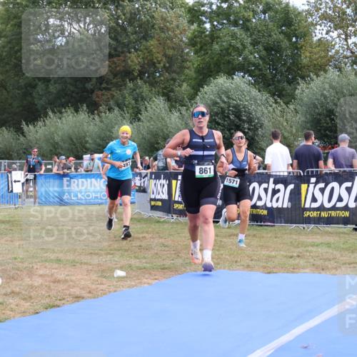 31.08.2025 - Elbe Triathlon Hamburg Strokosch-Dieckow http://msf.ph/oto/8656460 31.08.2025 12:04:00 Ziel 861, 1441, 1497, 1571 meine-sportfotos.de