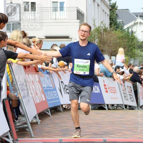 31.08.2025 - 21. Blankeneser Heldenlauf Strokosch-Dieckow http://msf.ph/oto/8656468 31.08.2025 10:57:51 Ziel 3559, 3421, 3460, 3539 meine-sportfotos.de